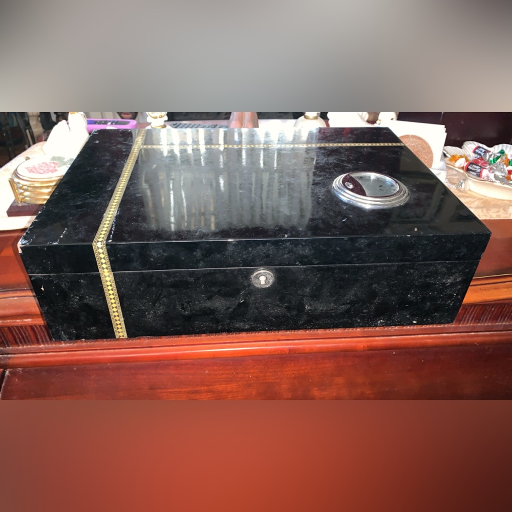 Don Salvatore Large Black Wood Humidor